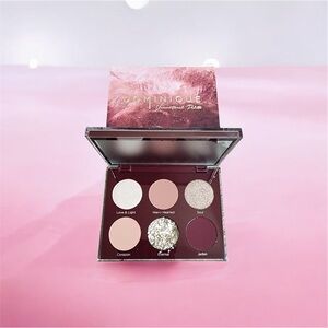 🌸 Dominique Unconditional Eyeshadow Palette